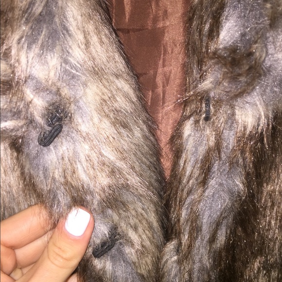 Faux fur vest - Picture 3 of 4
